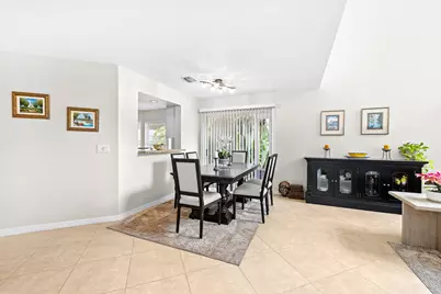 218 W Canterbury Dr W, Palm Beach Gardens, FL 33418 - Photo 8