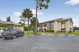 327 Pine Ridge Cir, Greenacres, FL 33463 - Photo 2
