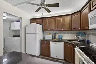 327 Pine Ridge Cir, Greenacres, FL 33463 - Photo 32