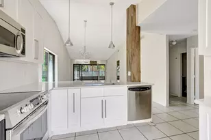 10323 W Boca Bnd W, Boca Raton, FL 33428 - Photo 8