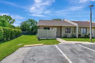 10323 W Boca Bnd W, Boca Raton, FL 33428 - Photo 2