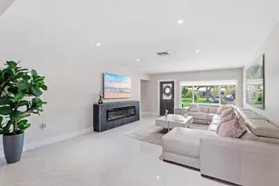 4760 NE 17th Ave, Oakland Park, FL 33334 - Photo 4