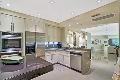 550 SE Mizner Boulevard #B209, Boca Raton, FL 33432 - Photo 8