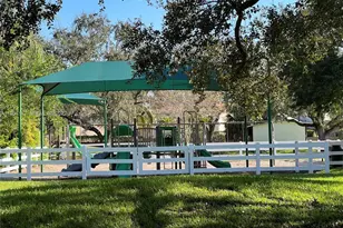 31 Chestnut Cir, Cooper City, FL 33026 - Photo 4