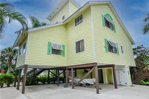 765 SW Rustic Cir, Stuart, FL 34997 - Photo 2