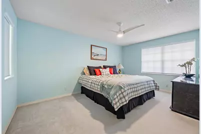 18 Windsor Lane, Palm Beach Gardens, FL 33418 - Photo 14