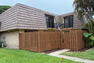 882 Springdale Cir, Palm Springs, FL 33461 - Photo 1