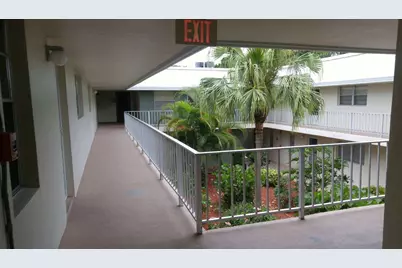 2302 Sunrise Boulevard #201, Fort Pierce, FL 34982 - Photo 6