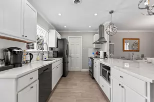 801 SE 14th St, Deerfield Beach, FL 33441 - Photo 10