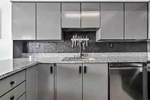 1900 Consulate Pl, West Palm Beach, FL 33401 - Photo 14