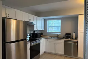 11 Colonial Club Dr, Boynton Beach, FL 33435 - Photo 6