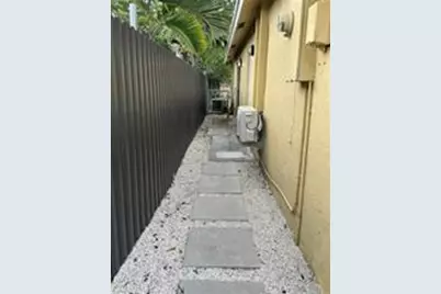 1136 NW 5th Court, Fort Lauderdale, FL 33311 - Photo 18