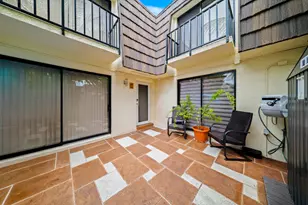 1524 Forest Lakes Cir, West Palm Beach, FL 33406 - Photo 2