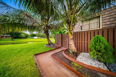 1524 Forest Lakes Circle, West Palm Beach, FL 33406 - Photo 4