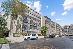 2802 N 46th Ave, Hollywood, FL 33021 - Photo 2