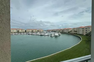 12 Harbour Isle Dr W, Fort Pierce, FL 34949 - Photo 1