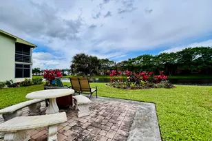 27 Sheffield B, West Palm Beach, FL 33417 - Photo 12