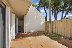 612 Executive Center Dr, West Palm Beach, FL 33401 - Photo 12