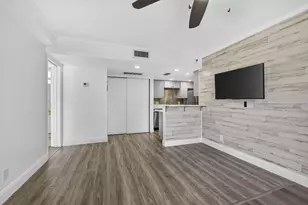 612 Executive Center Dr, West Palm Beach, FL 33401 - Photo 4