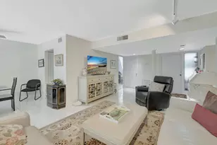 3705 Bridgewood Dr, Boca Raton, FL 33434 - Photo 10