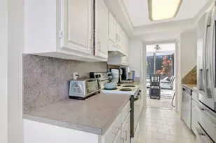 3705 Bridgewood Dr, Boca Raton, FL 33434 - Photo 12