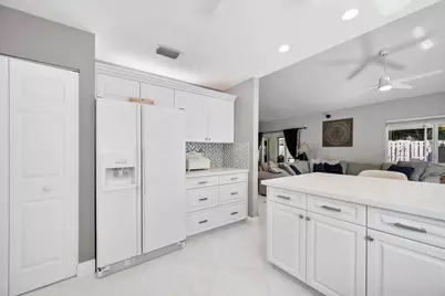 15541 Dover Court, Davie, FL 33331 - Photo 6