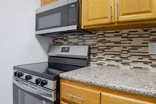 2800 NW 39th Wy, Lauderdale Lakes, FL 33311 - Photo 6