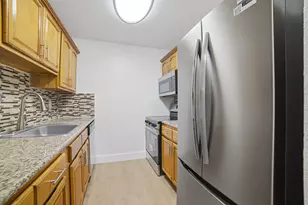 2800 NW 39th Wy, Lauderdale Lakes, FL 33311 - Photo 4