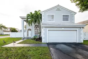 621 Lakeshore Terrace, Davie, FL 33325 - Photo 2