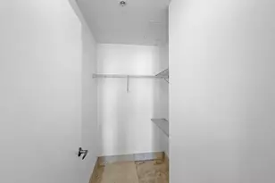 1900 N Bayshore Dr, Miami, FL 33132 - Photo 32