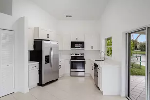 2042 NW 184th Way, Pembroke Pines, FL 33029 - Photo 6