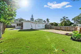 2898 SE 1st Pl, Boynton Beach, FL 33435 - Photo 2