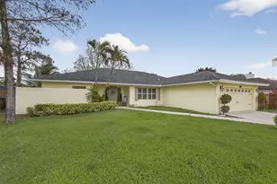 13655 Barberry Dr, Wellington, FL 33414 - Photo 2