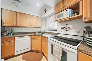 18081 SE Country Club Dr, Jupiter, FL 33469 - Photo 4