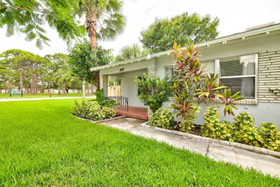 127 S 10th Street, Fort Pierce, FL 34950 - Photo 2