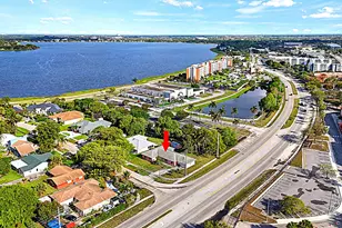 1301 N Mangonia Dr, West Palm Beach, FL 33401 - Photo 1