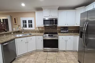 162 Plantation Blvd, Lake Worth Beach, FL 33467 - Photo 2