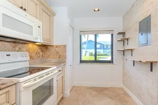 2641 Gately Dr W, West Palm Beach, FL 33415 - Photo 14