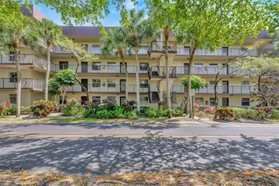 3301 NW 47th Terrace #Unit 403, Lauderdale Lakes, FL 33319 - Photo 2