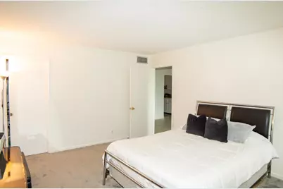 3301 NW 47th Terrace #Unit 403, Lauderdale Lakes, FL 33319 - Photo 8