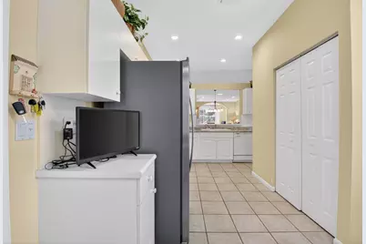 10585 Royal Caribbean Circle, Boynton Beach, FL 33437 - Photo 16