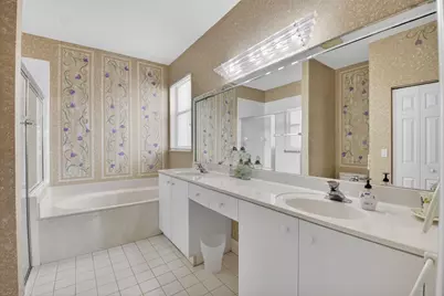 10585 Royal Caribbean Circle, Boynton Beach, FL 33437 - Photo 22