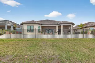 10102 SW Davanti Dr, Port Saint Lucie, FL 34987 - Photo 68