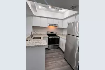 718 Executive Center Drive #31, West Palm Beach, FL 33401 - Photo 2