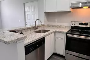 718 Executive Center Dr, West Palm Beach, FL 33401 - Photo 6