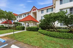 108 Half Moon Cir, Hypoluxo, FL 33462 - Photo 2