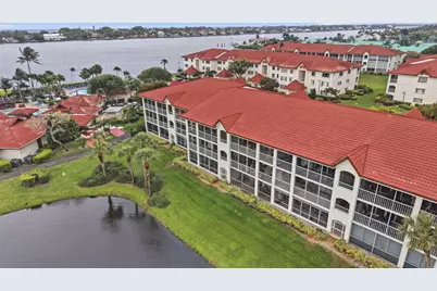 108 Half Moon Circle #F2, Hypoluxo, FL 33462 - Photo 32