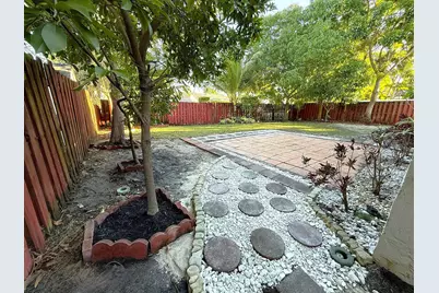 7619 Silver Woods Court, Boca Raton, FL 33433 - Photo 20