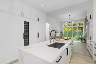 24 Grand Bay Estates Cir, Key Biscayne, FL 33149 - Photo 8