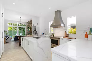 24 Grand Bay Estates Cir, Key Biscayne, FL 33149 - Photo 8